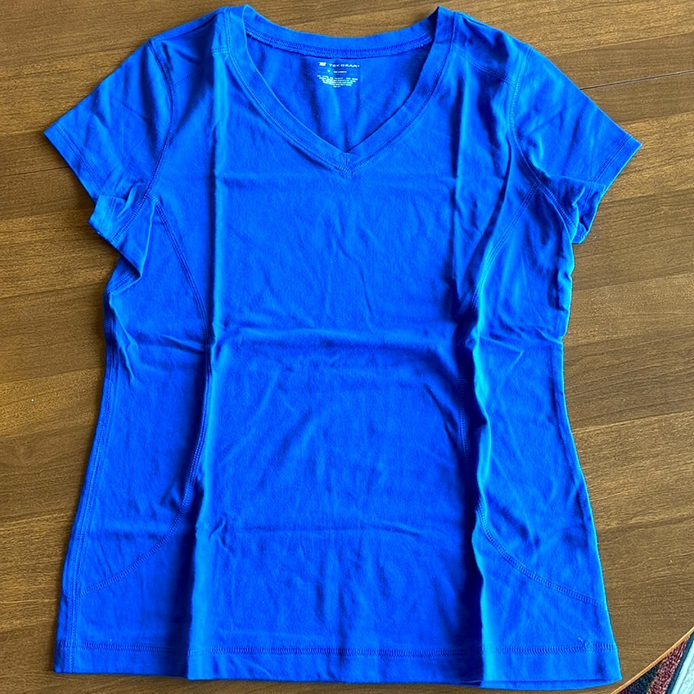 Women’s Tek Gear Workout Tees (4). - Picture 2 of 16